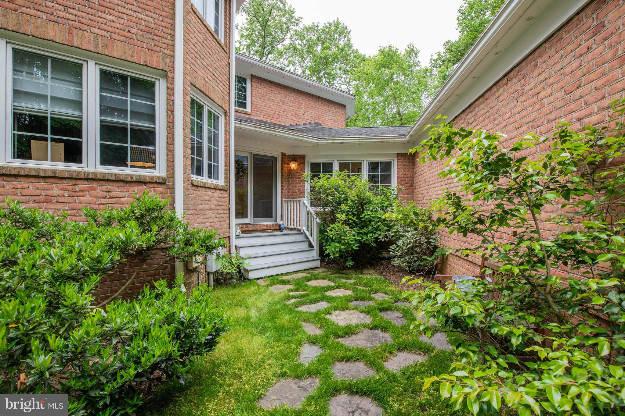 POPLAR POINT - Residential