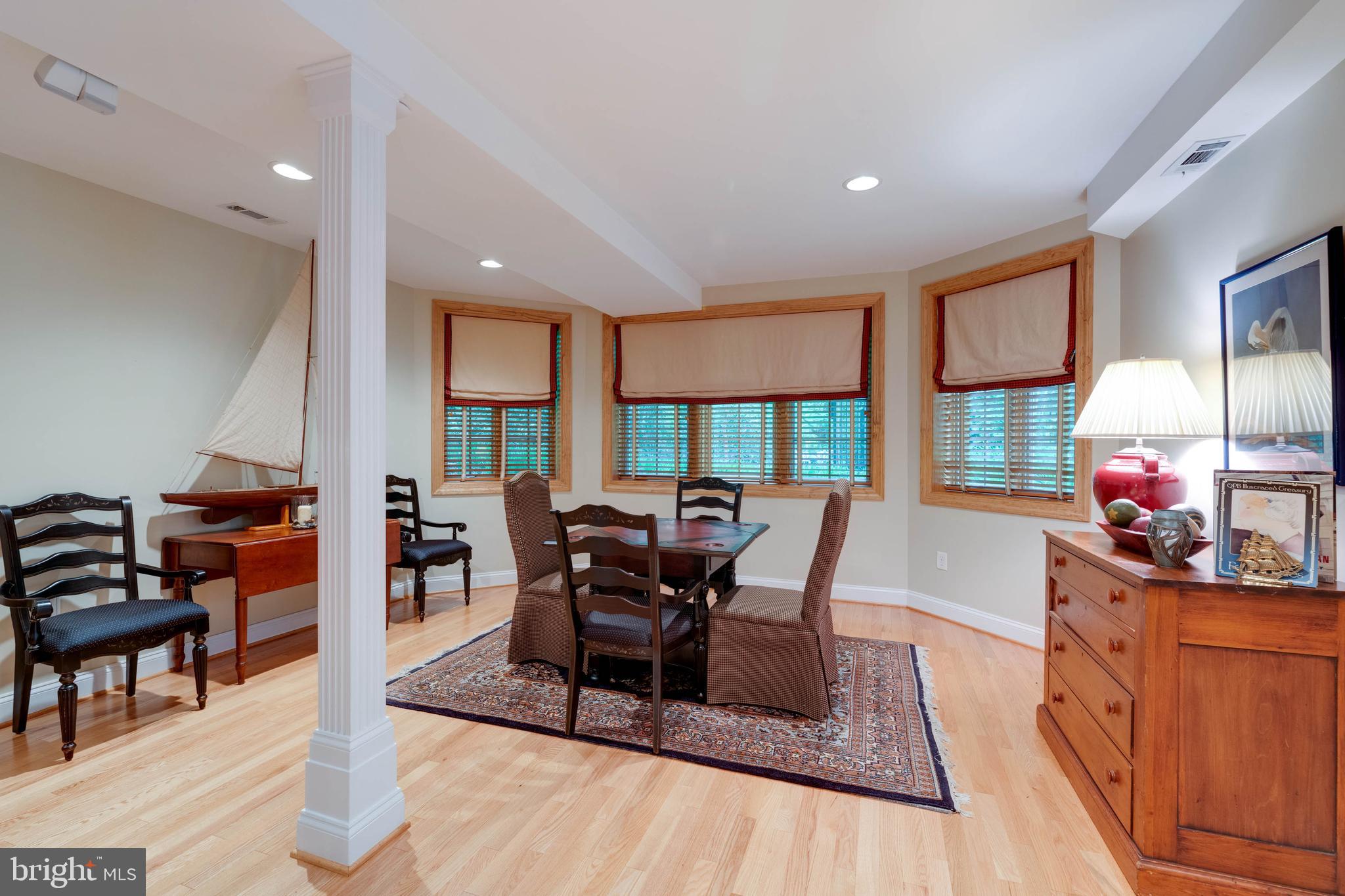 POPLAR POINT - Residential