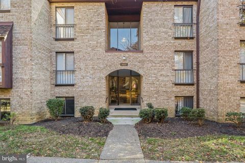 Property photo of 2037 Royal Fern Court 47/2c, Reston, VA 20191