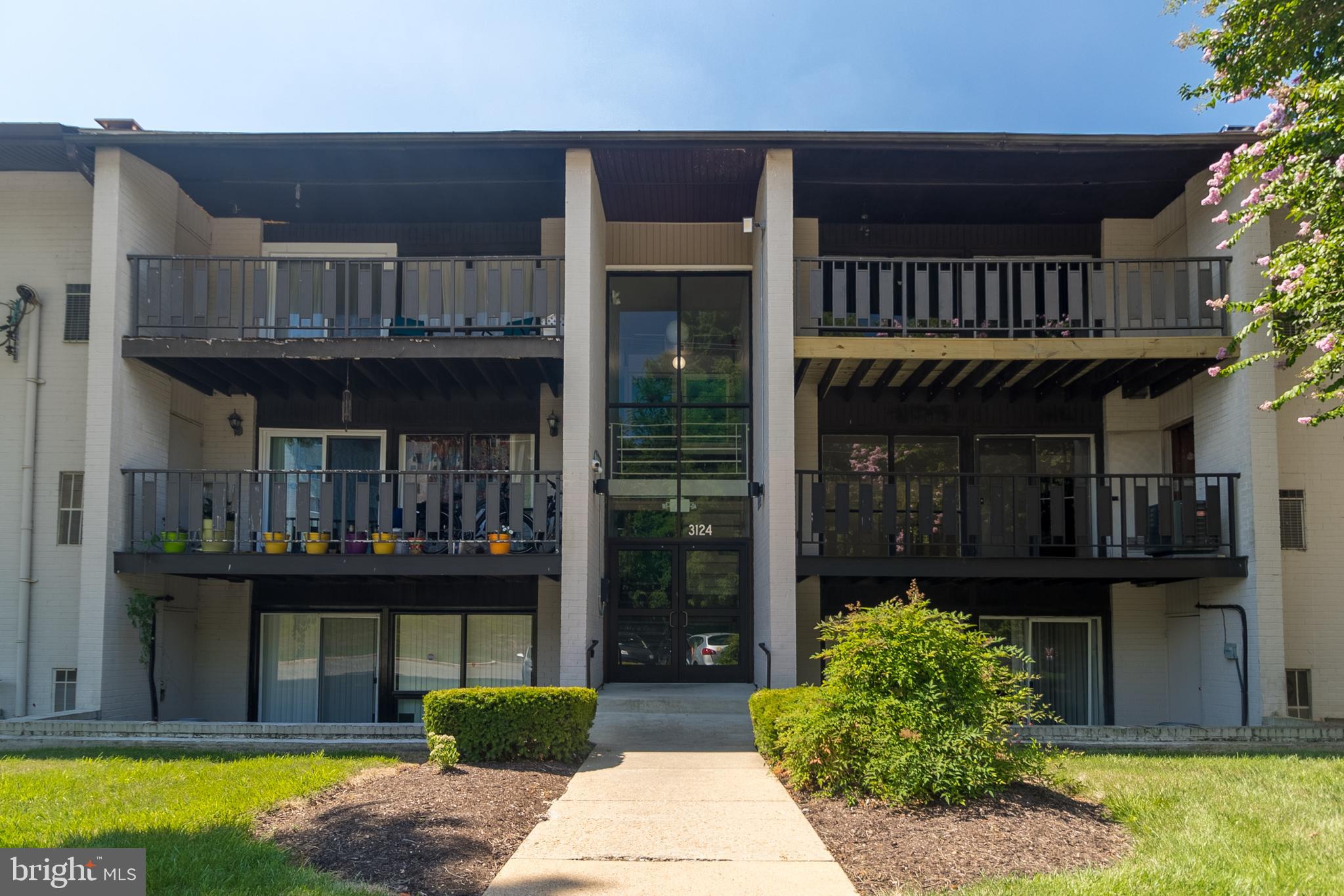 HUNTCREST CONDOMINIUM - Residential