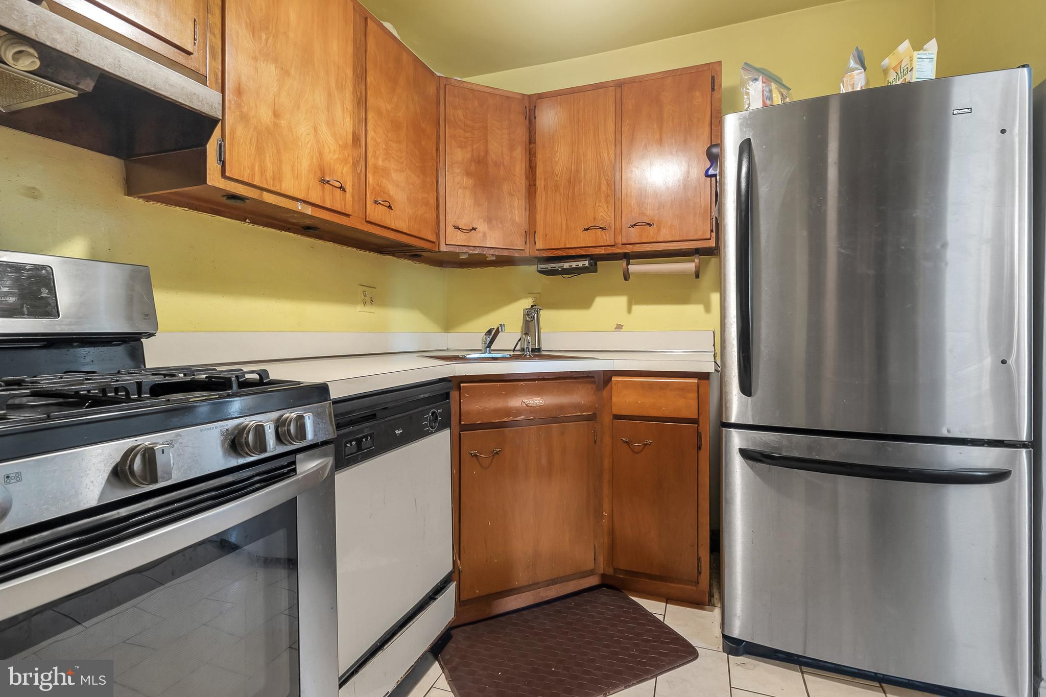 HUNTCREST CONDOMINIUM - Residential