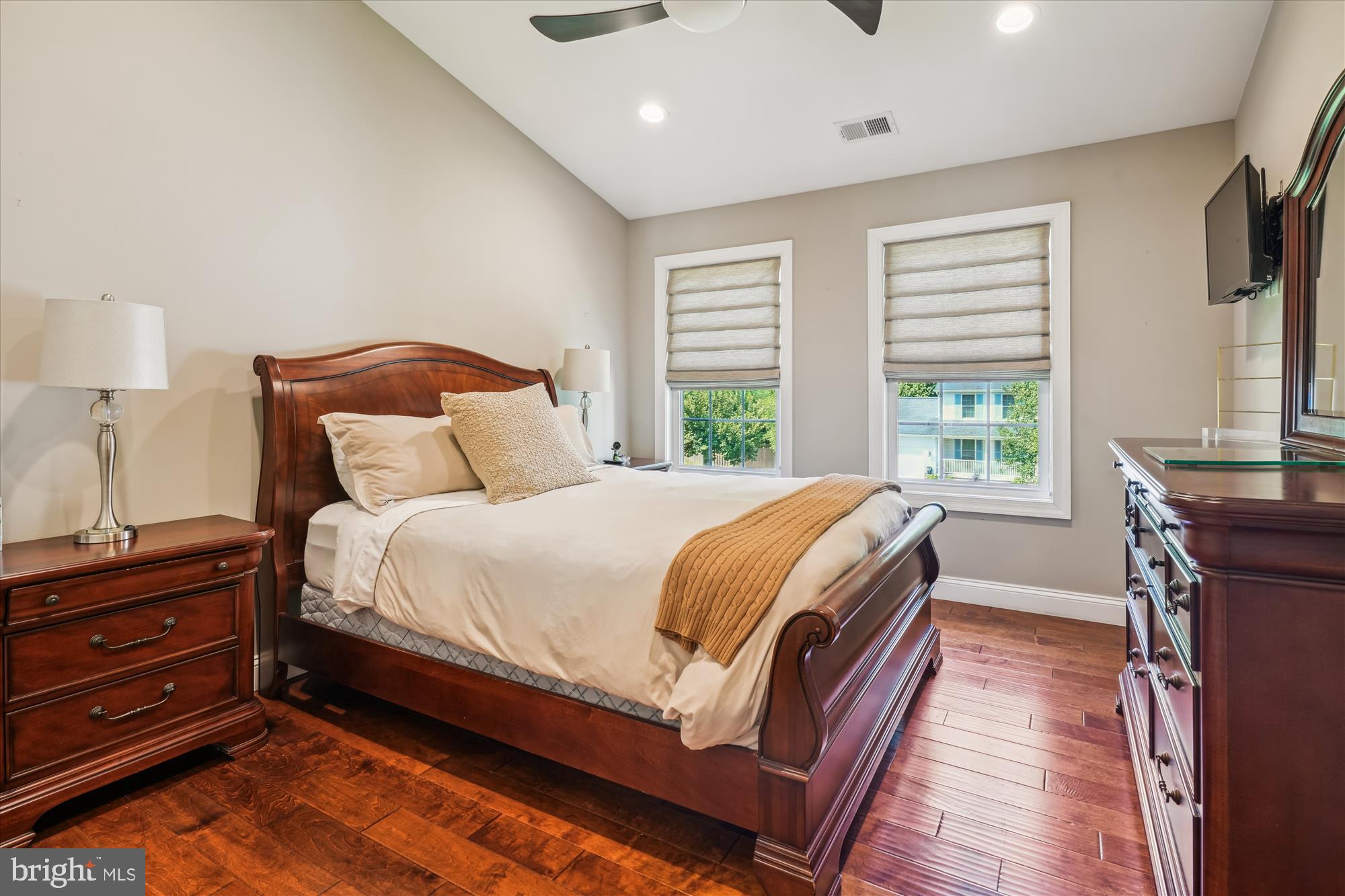 BERRY HILL MANOR - Residential