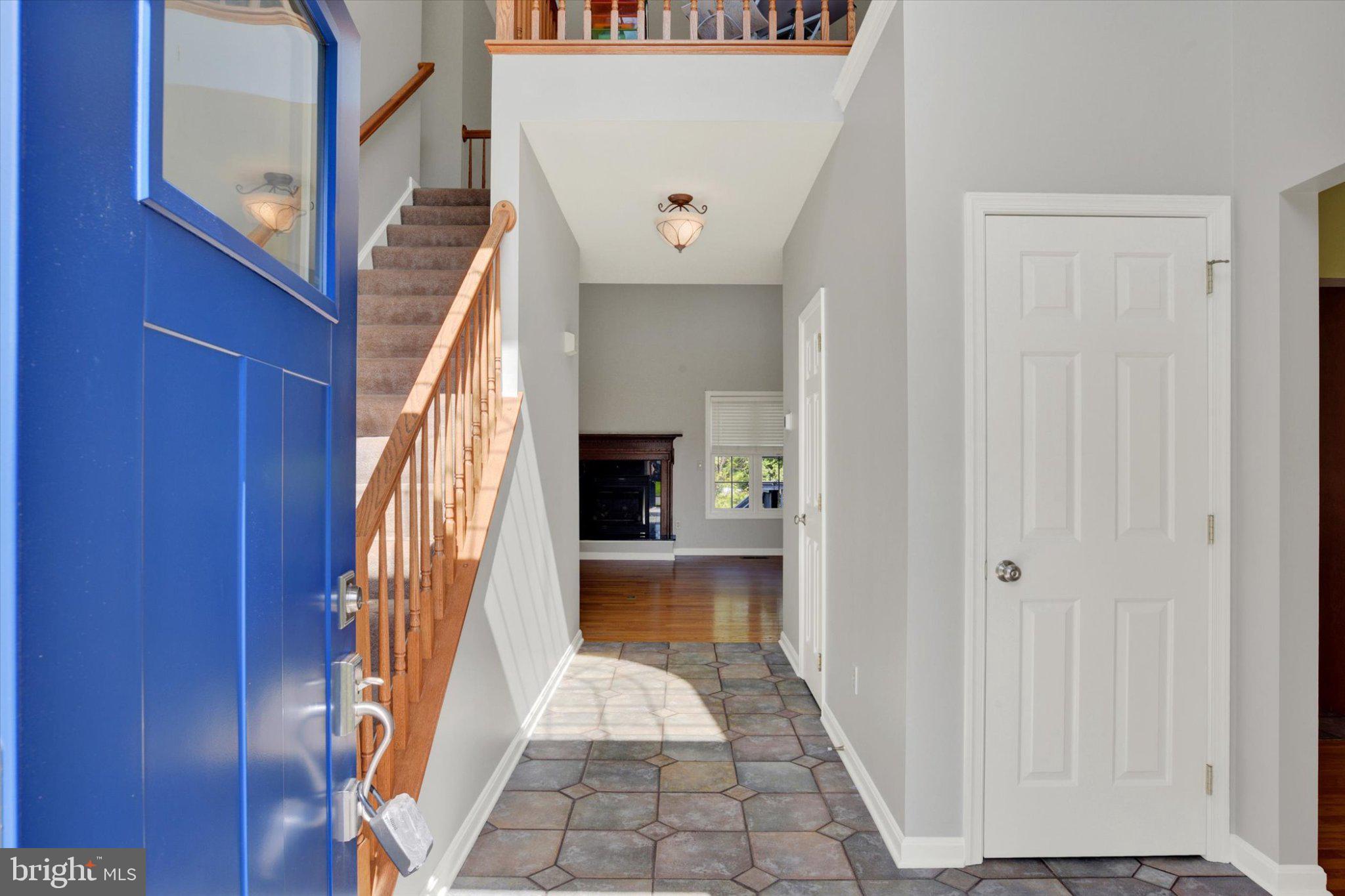 8 MEADOWOOD PLACE