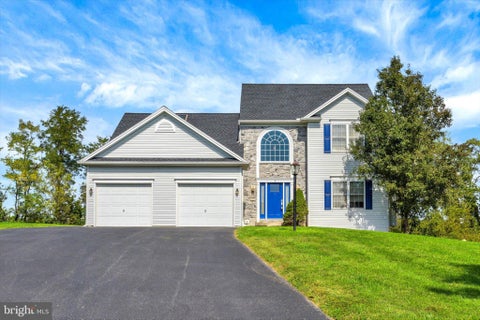 Photo of 8 Meadowood Place, BOILING SPRINGS, PA 17007 (MLS # PACB2059124)