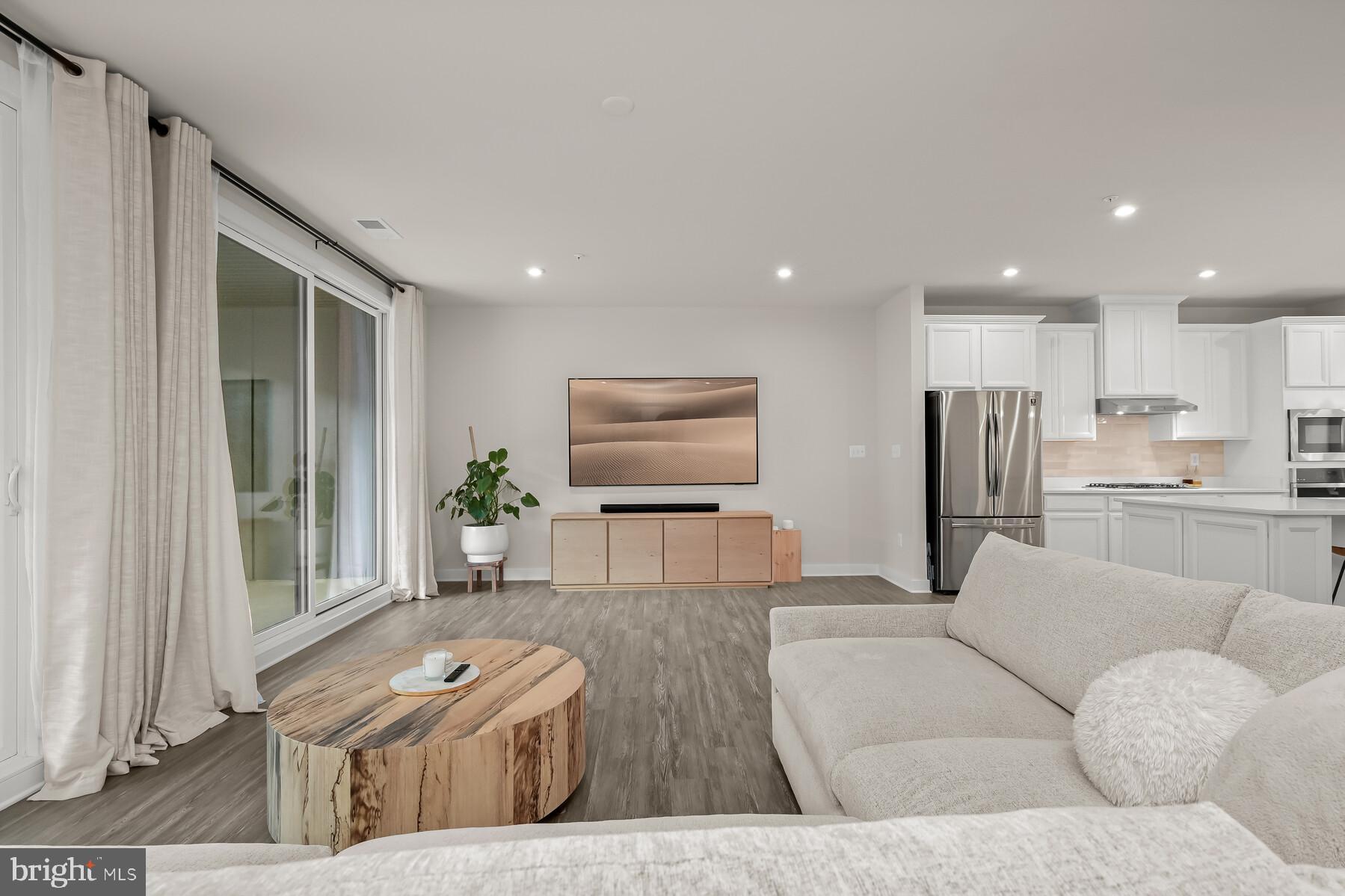 PADDOCK POINTE - Residential