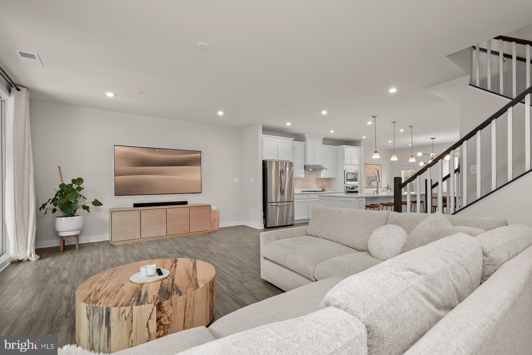 PADDOCK POINTE - Residential