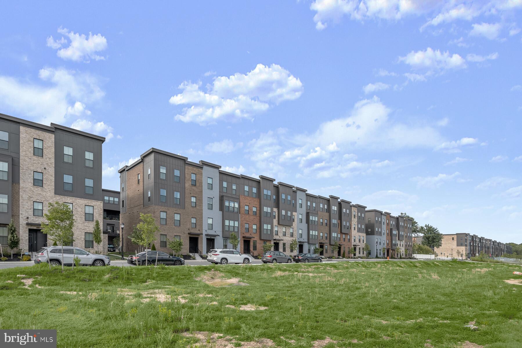 PADDOCK POINTE - Residential