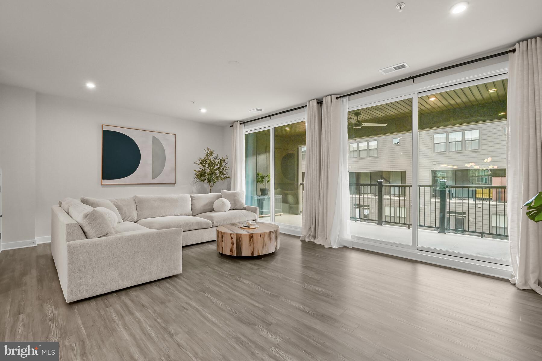 PADDOCK POINTE - Residential