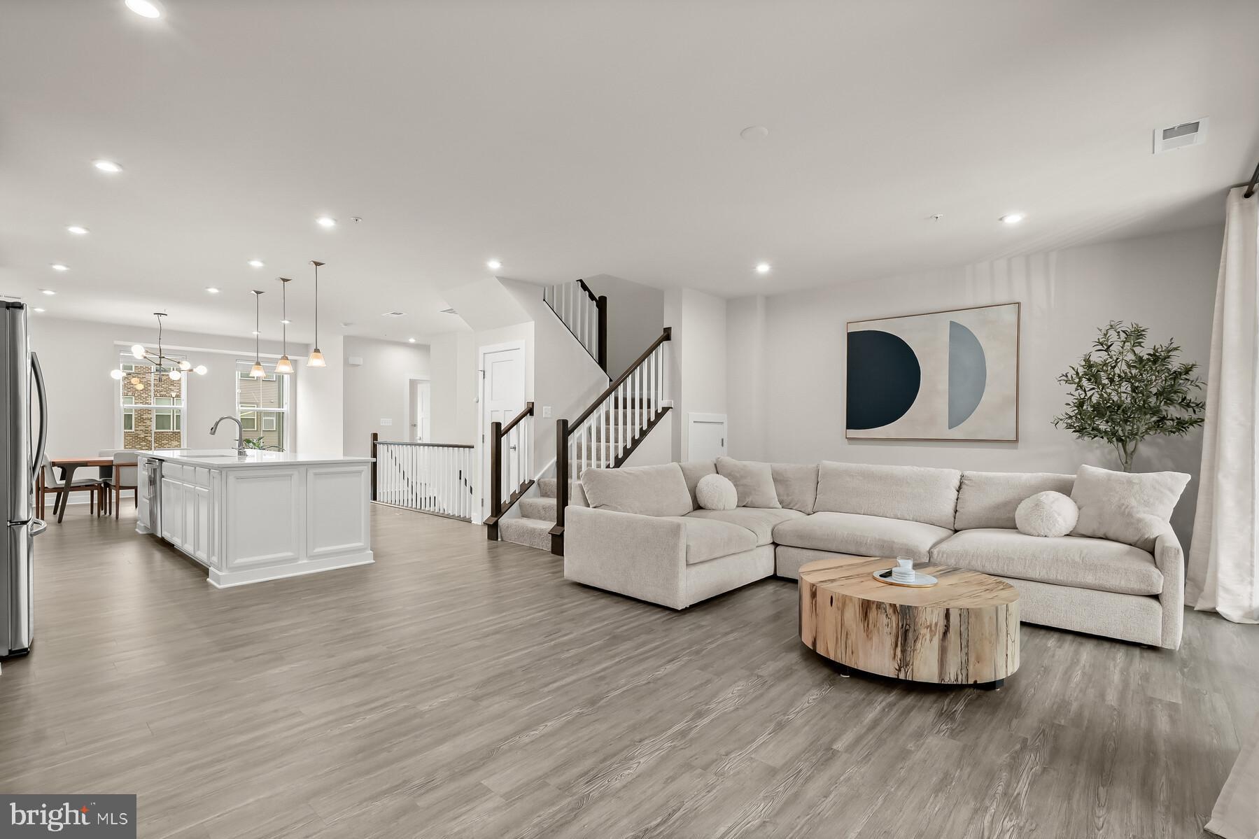 PADDOCK POINTE - Residential