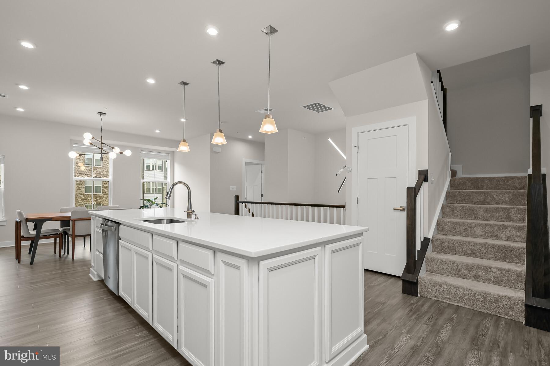 PADDOCK POINTE - Residential