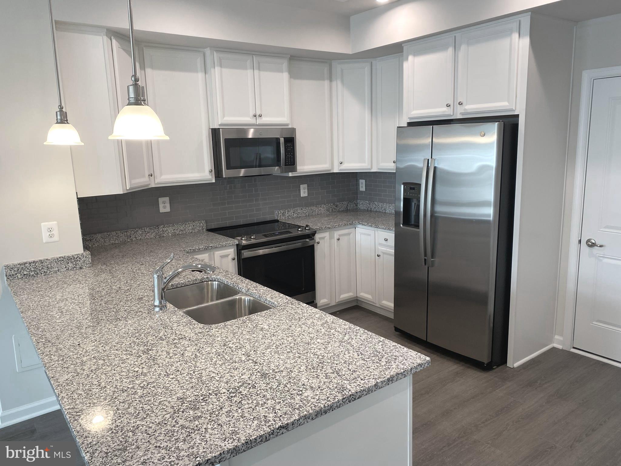 INDEPENDENCE SQUARE - Residential Lease