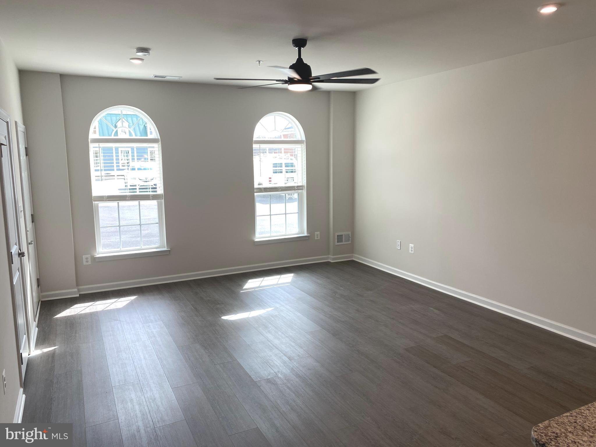 INDEPENDENCE SQUARE - Residential Lease