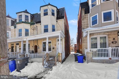 Photo of 332 Oak Street, POTTSTOWN, PA 19464 (MLS # PAMC2166686)