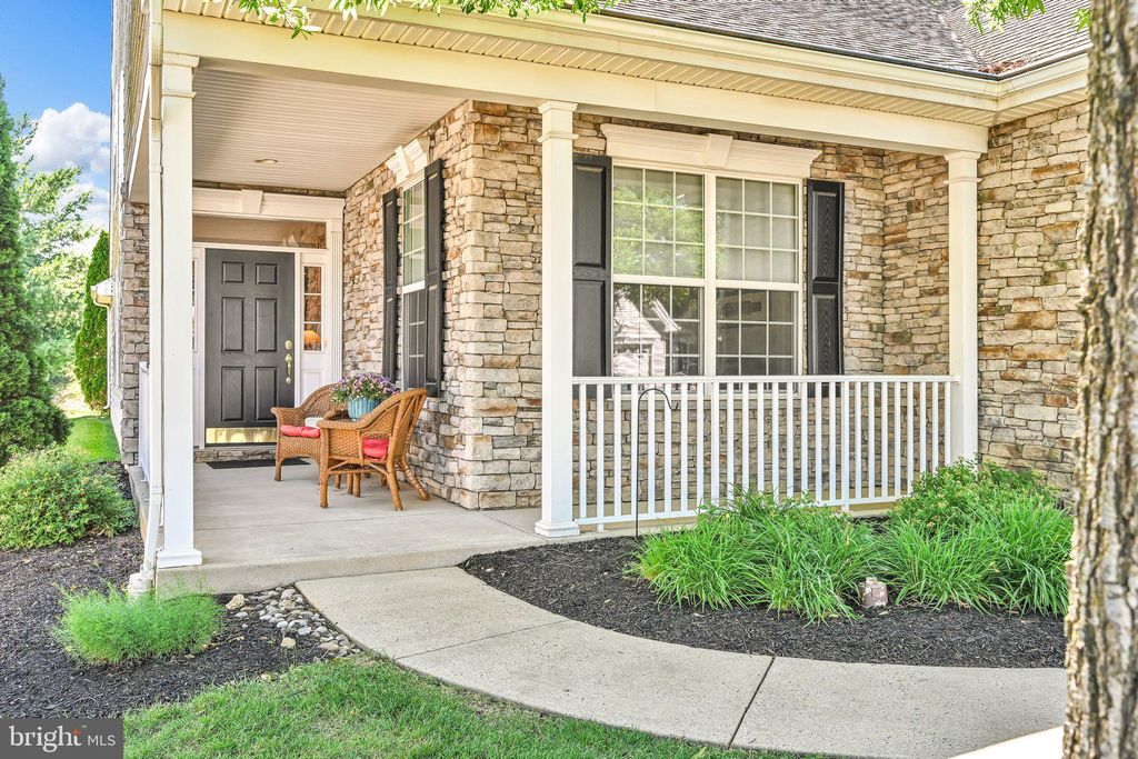 Photo of 1546 Emerson Drive, MOUNT JOY, PA 17552 (MLS # PALA2090484)
