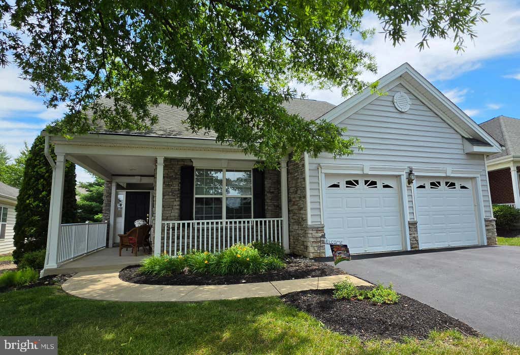 Photo of 1546 Emerson Drive, MOUNT JOY, PA 17552 (MLS # PALA2090484)