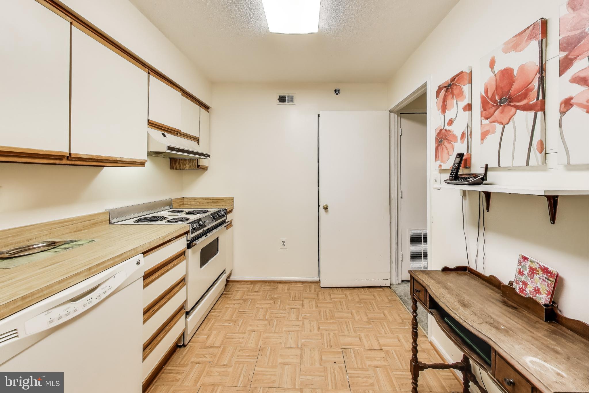 FAIRWAYS SOUTH - Residential