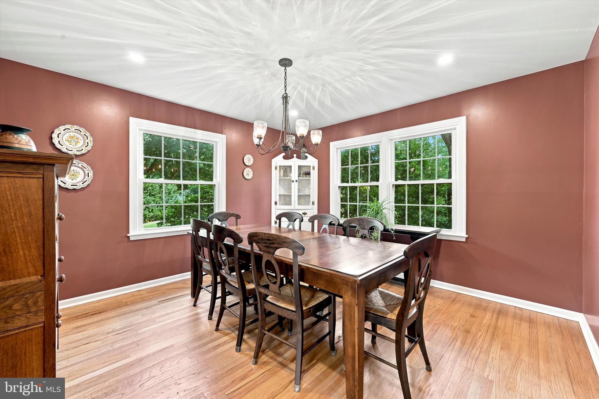 7 MANOR VIEW CIRCLE