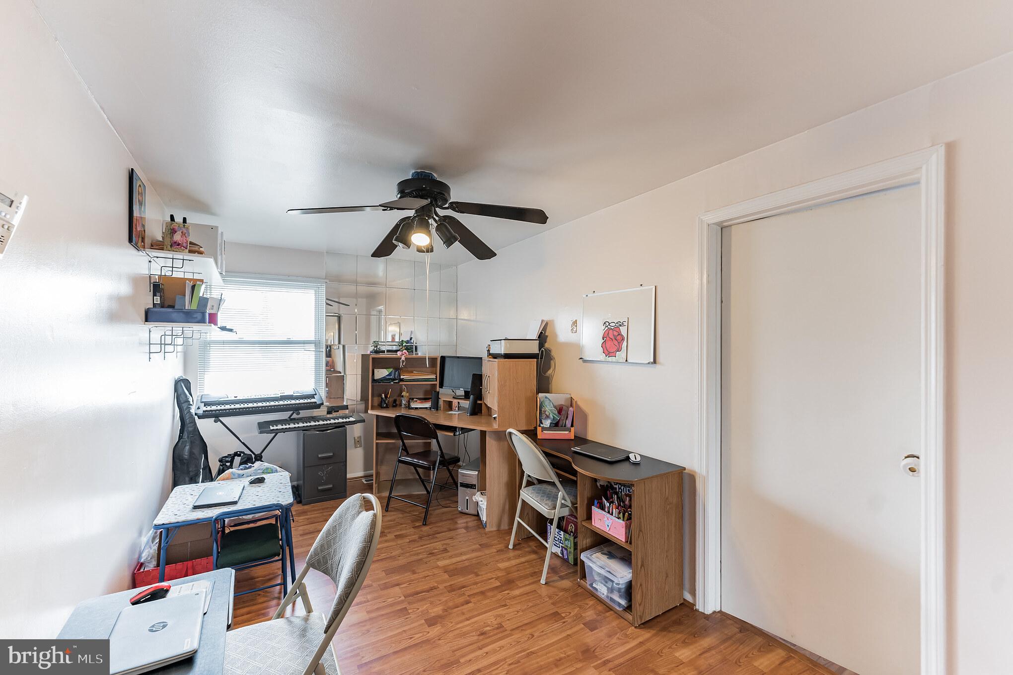 BUSTLETON - Residential