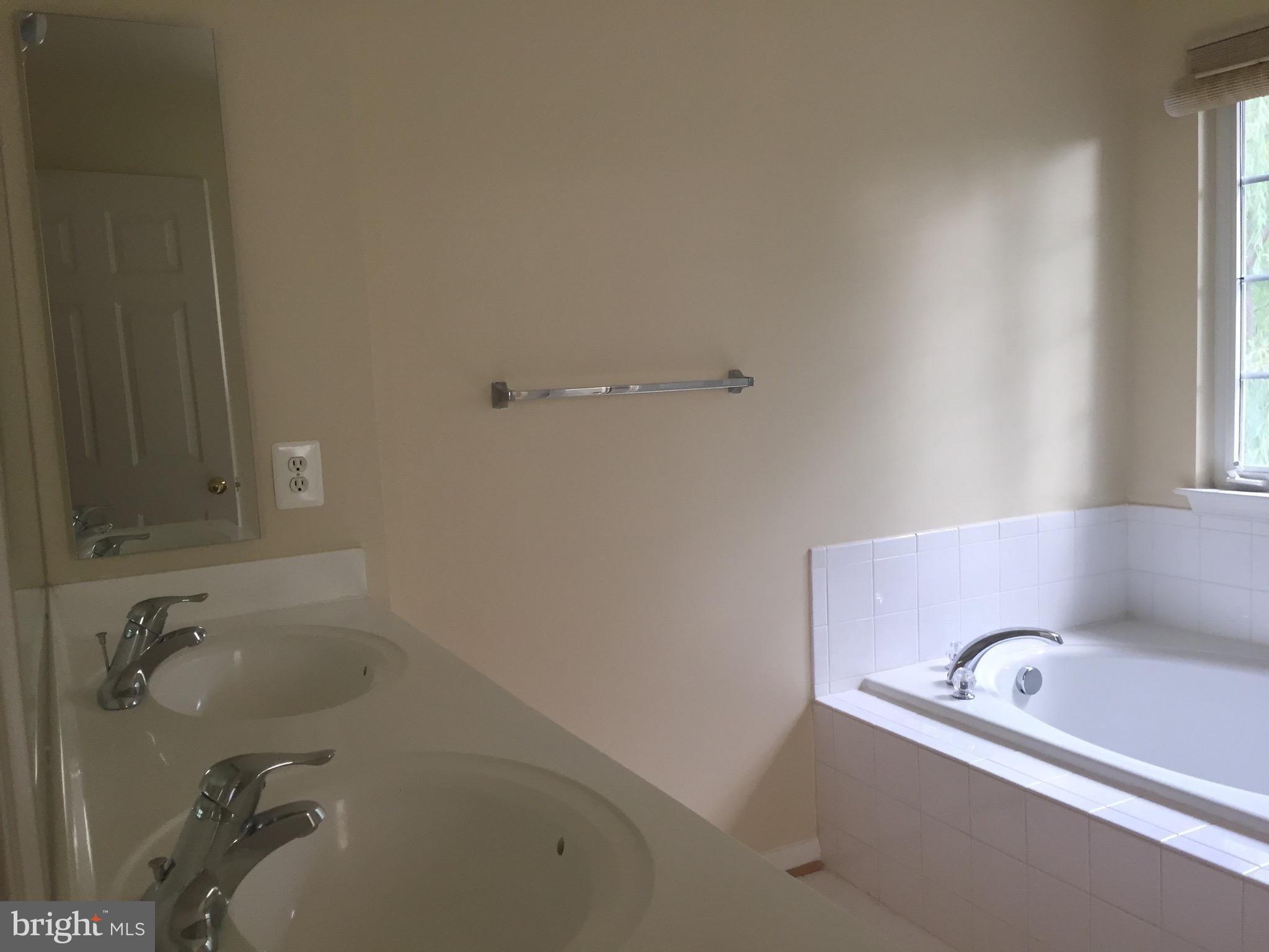 SKYVIEW PARK - Residential Lease