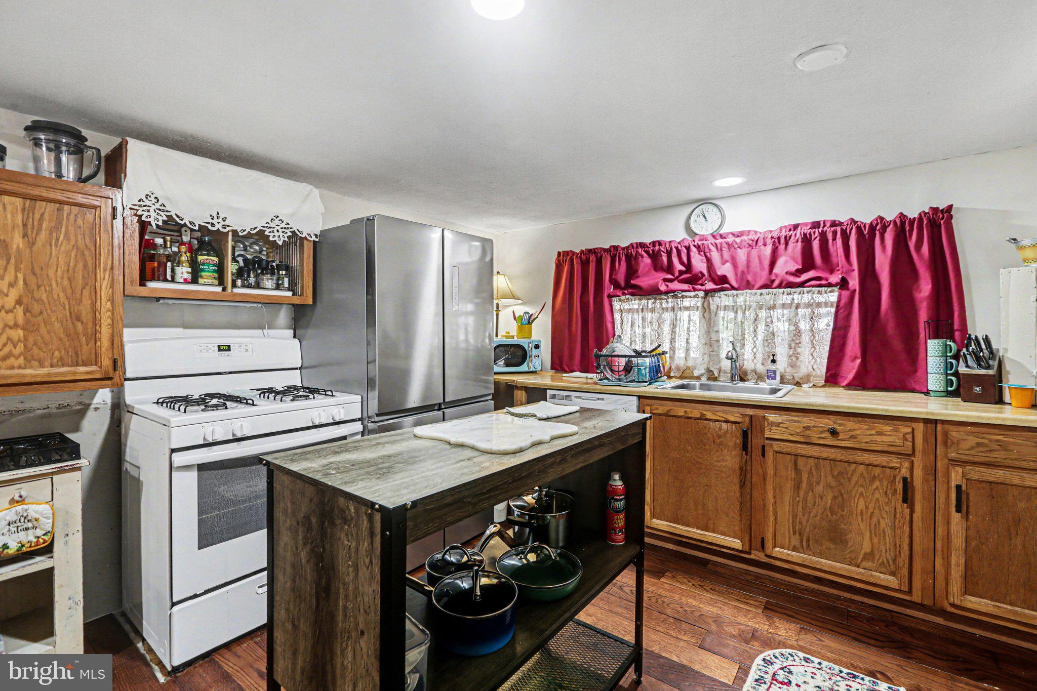 YORK TWP - Residential