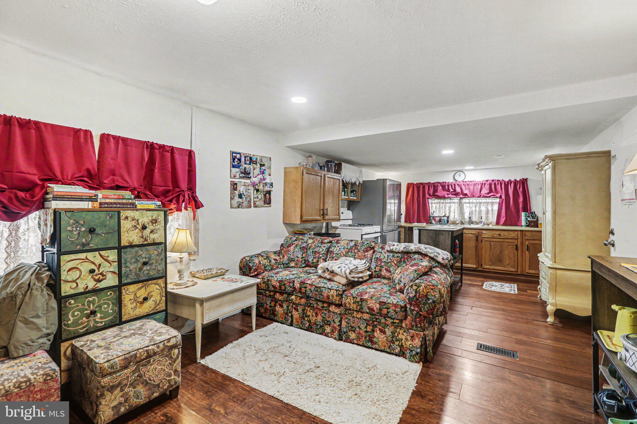 YORK TWP - Residential