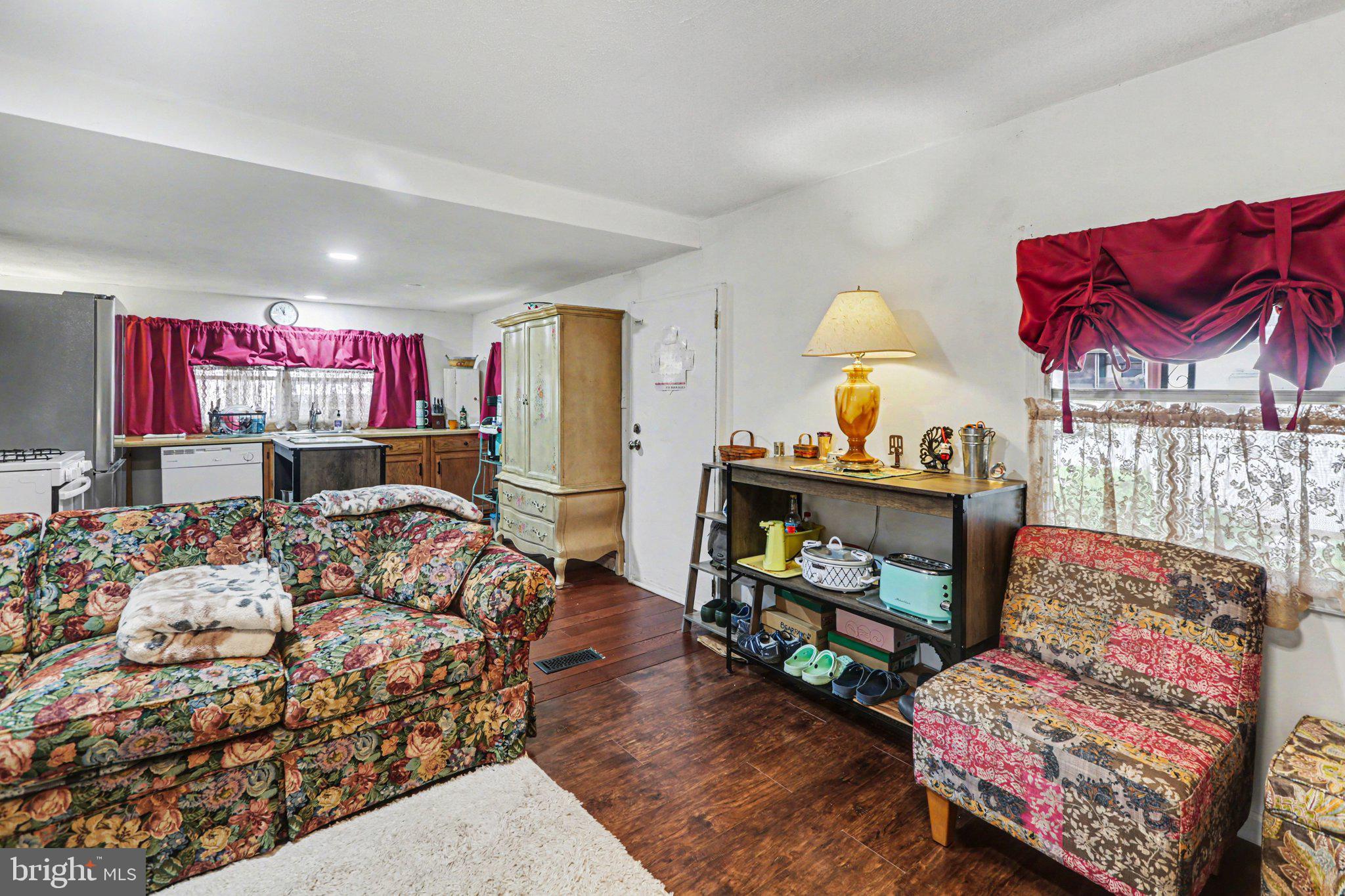 YORK TWP - Residential