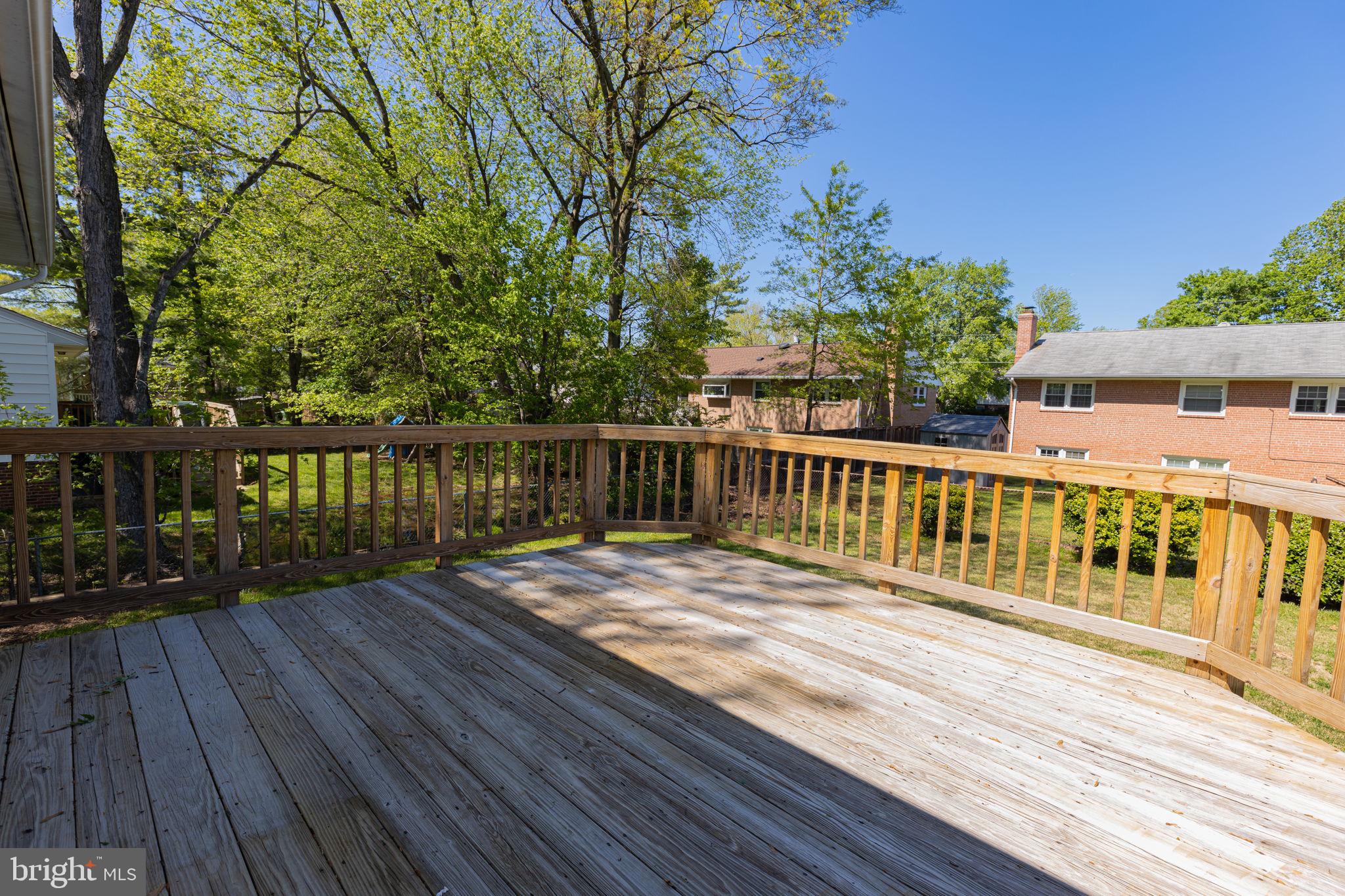 COUNTRY CLUB MANOR - Residential