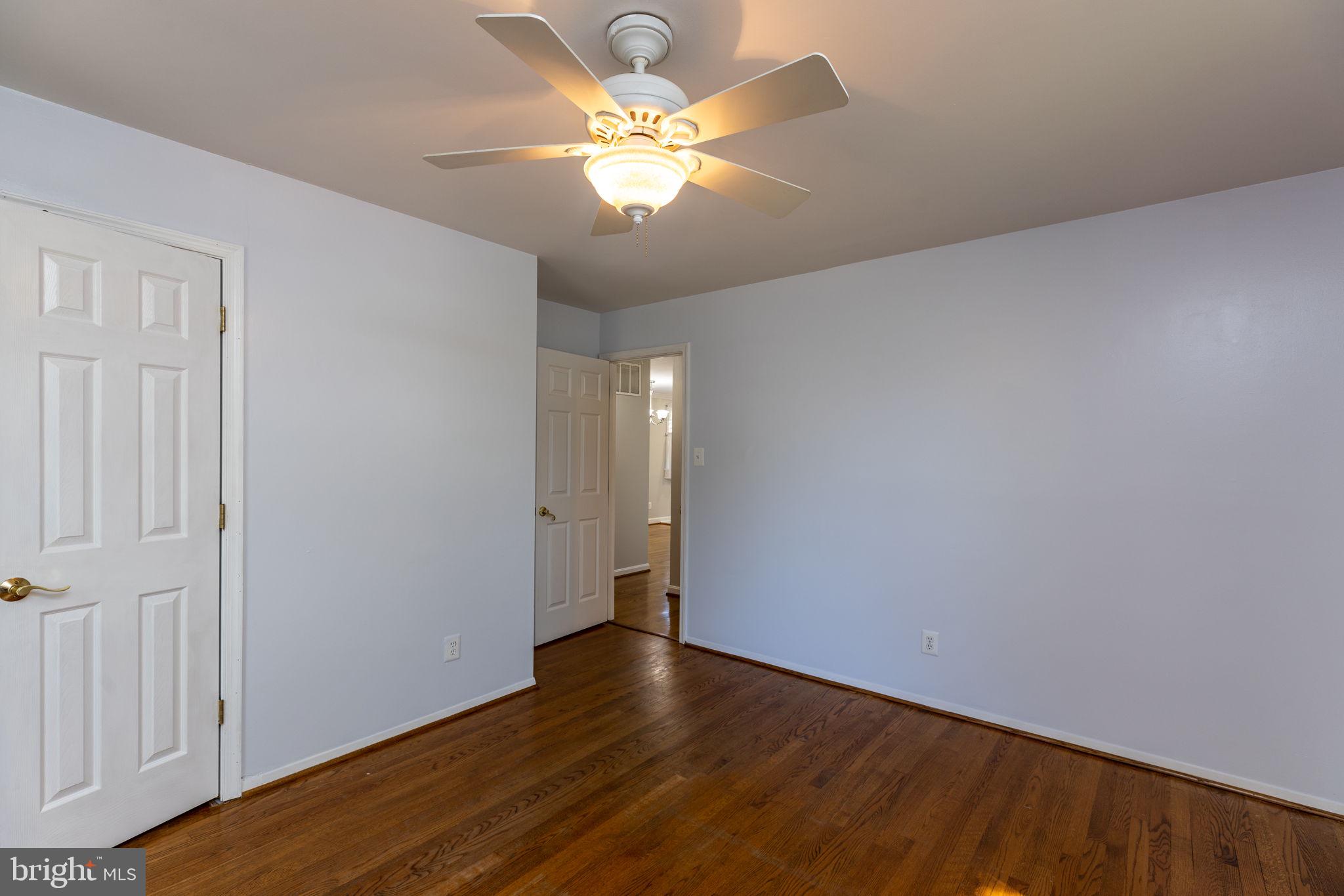 COUNTRY CLUB MANOR - Residential