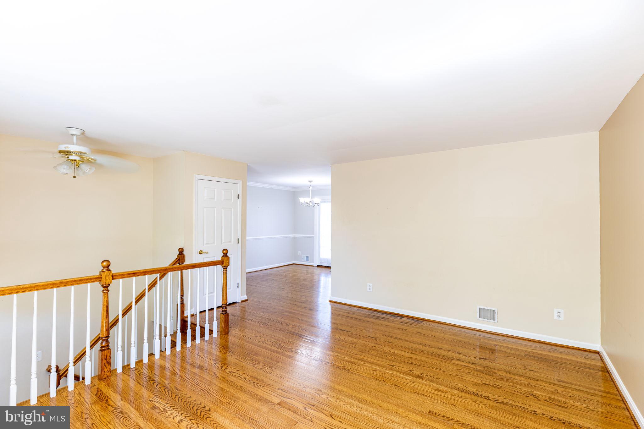 COUNTRY CLUB MANOR - Residential