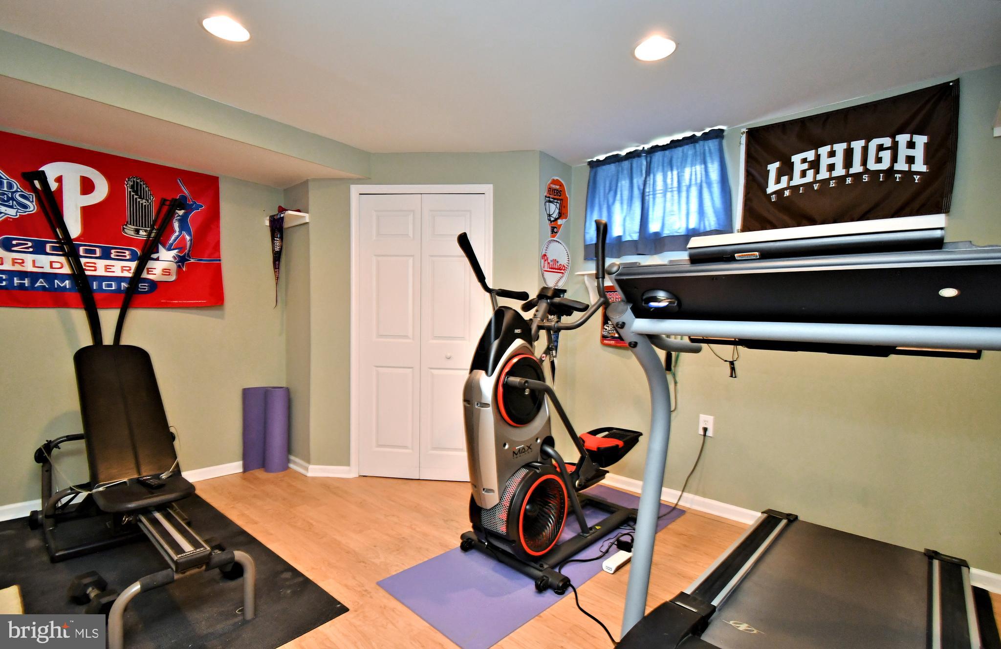 HIDDEN CREEK - Residential