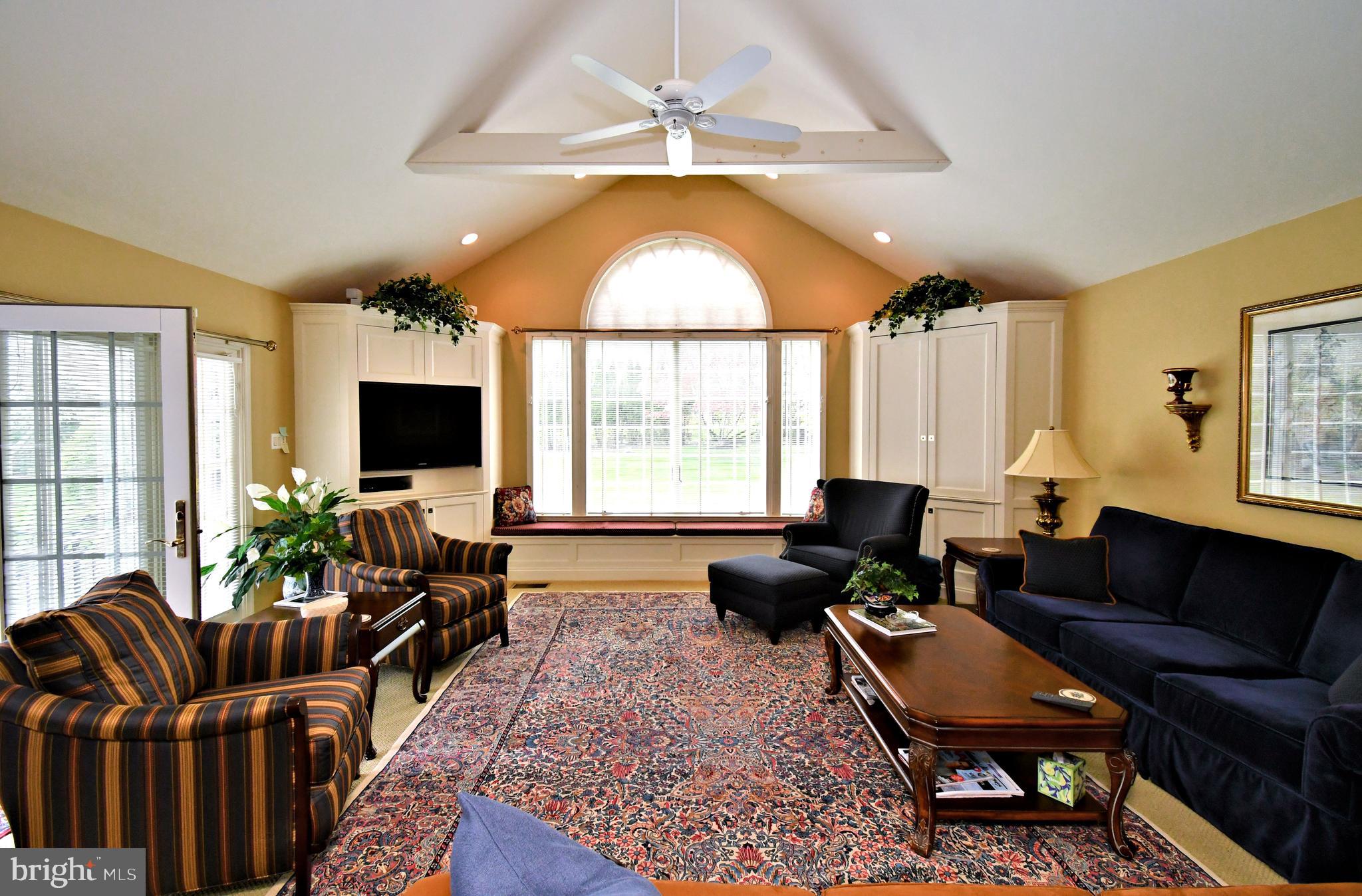 HIDDEN CREEK - Residential