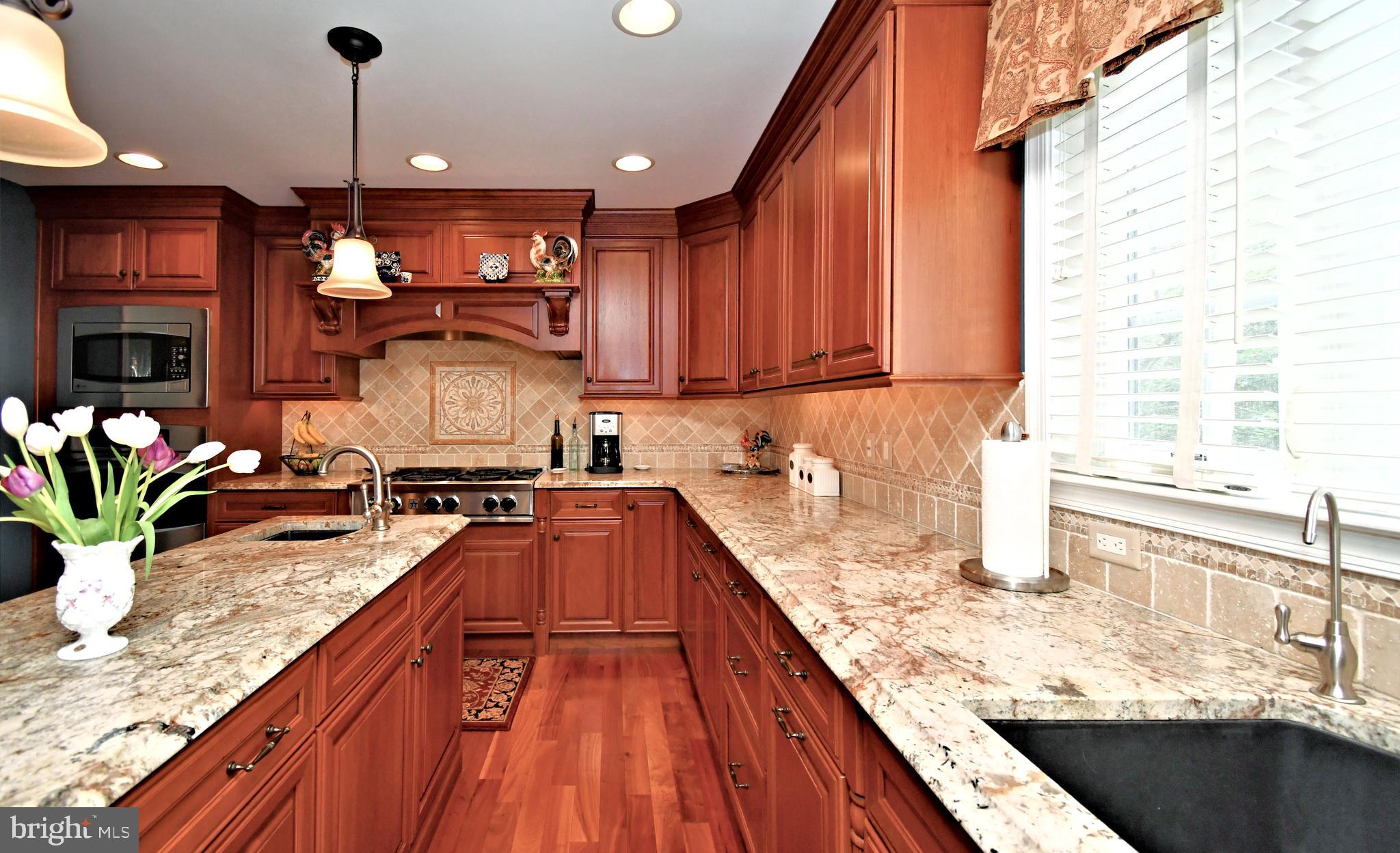 HIDDEN CREEK - Residential