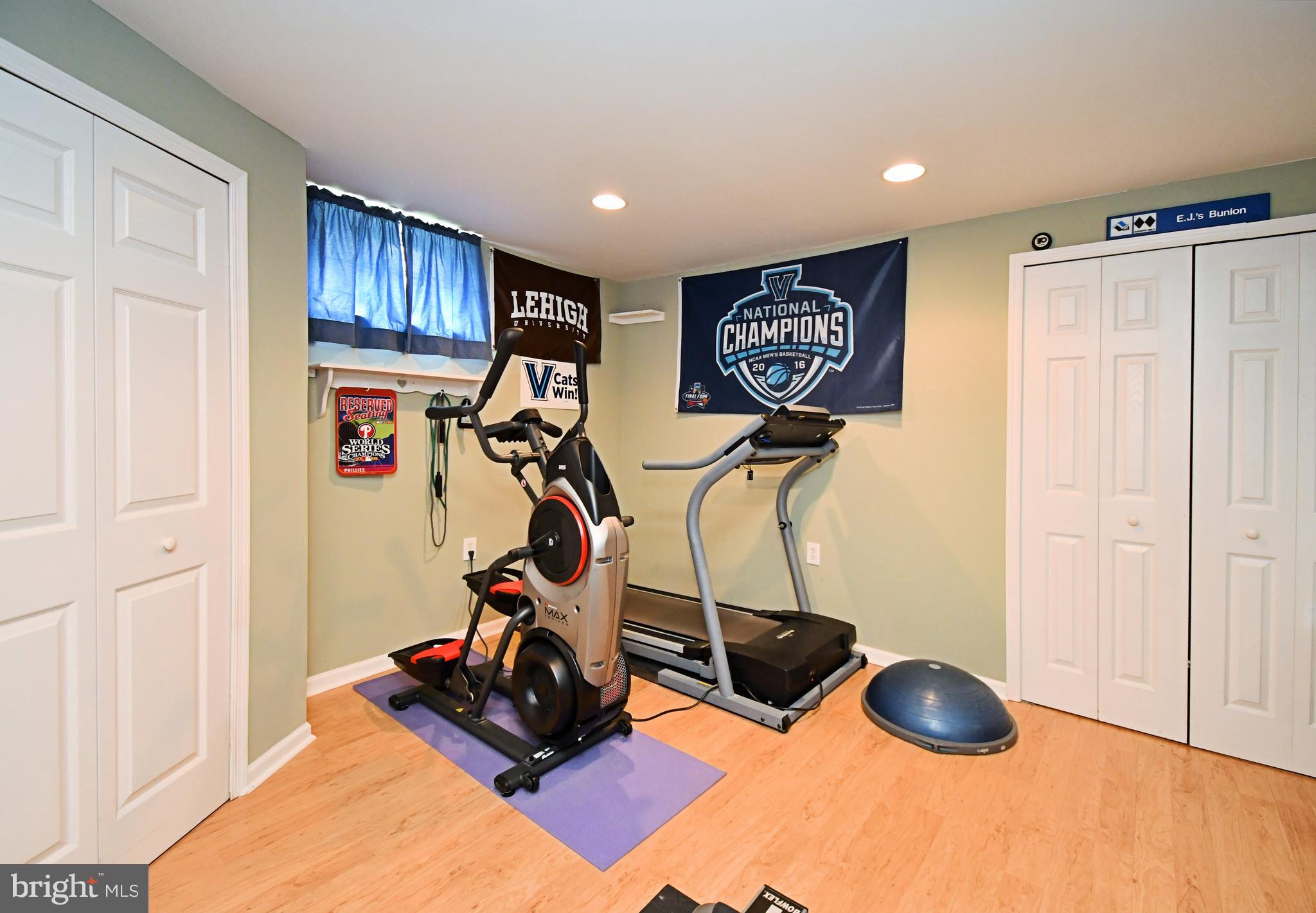 HIDDEN CREEK - Residential