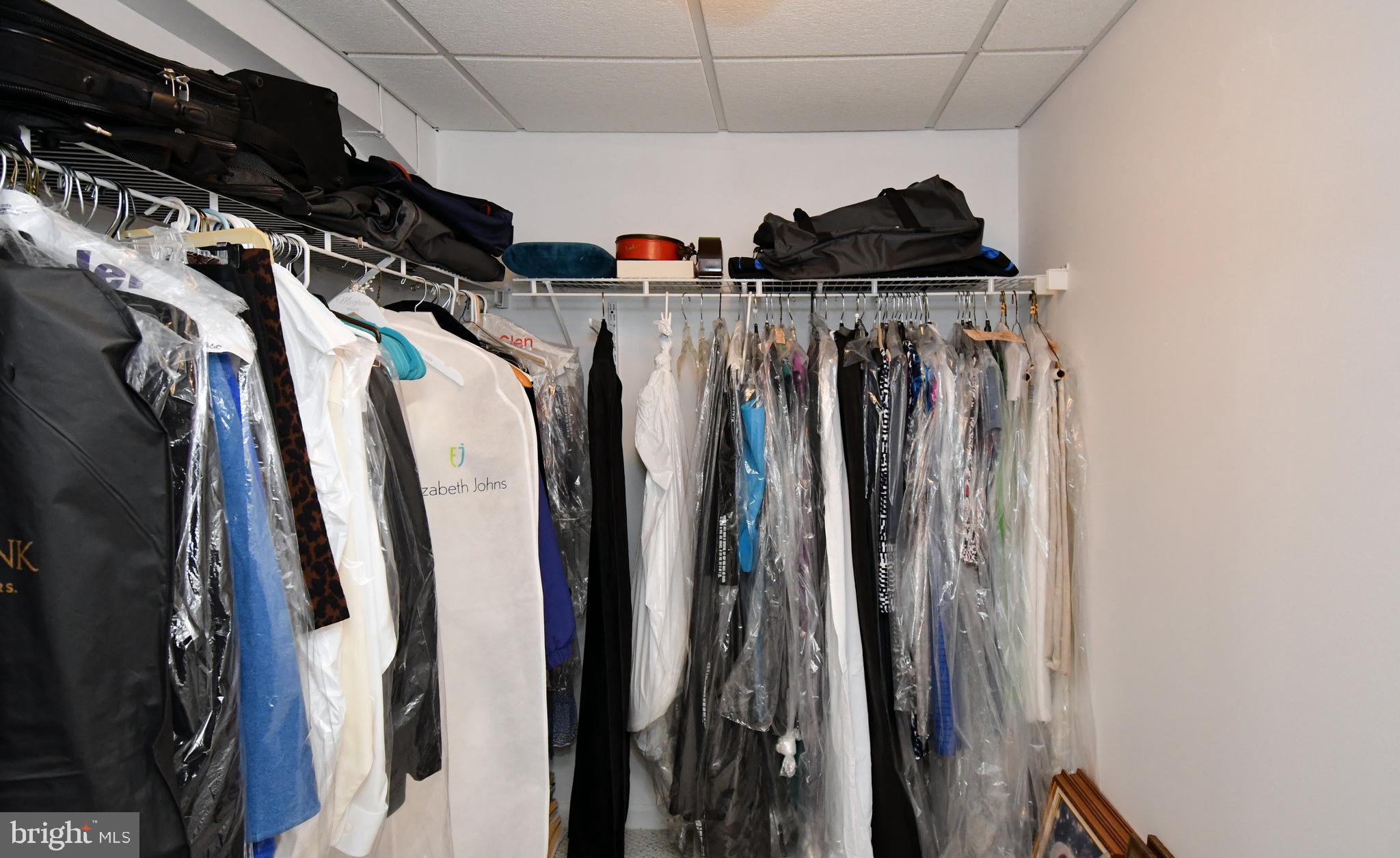 HIDDEN CREEK - Residential