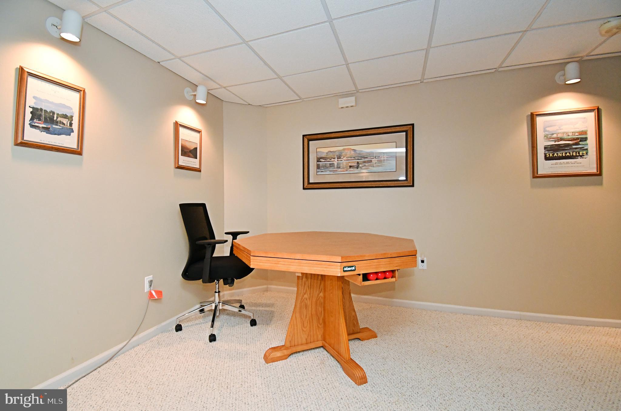 HIDDEN CREEK - Residential