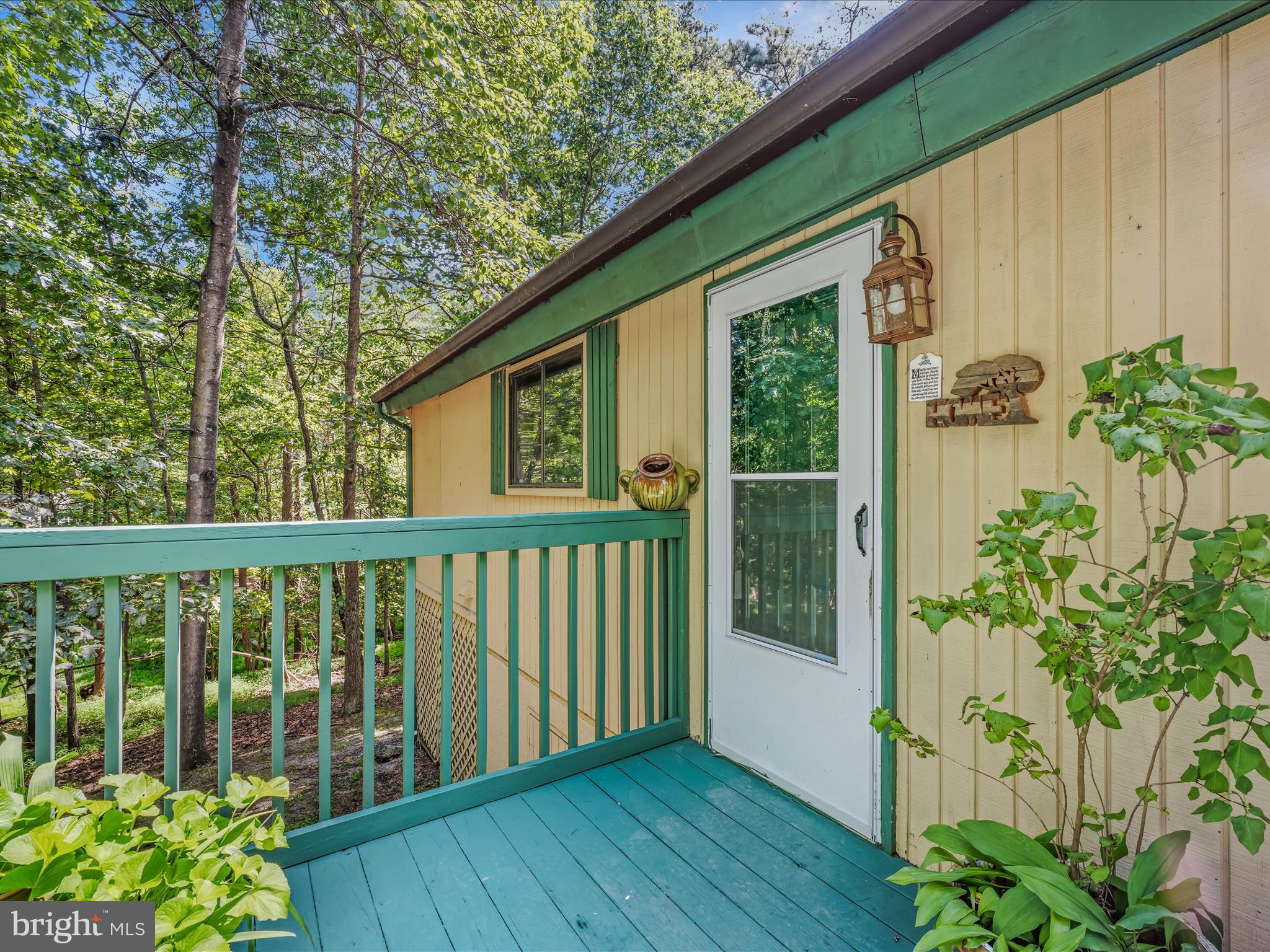 32 RAINBOW LANE