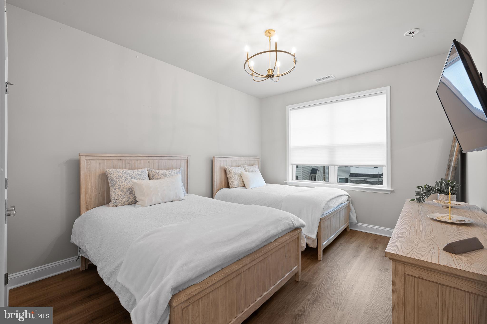 HIGHPOINTE AT SALFORD - Residential