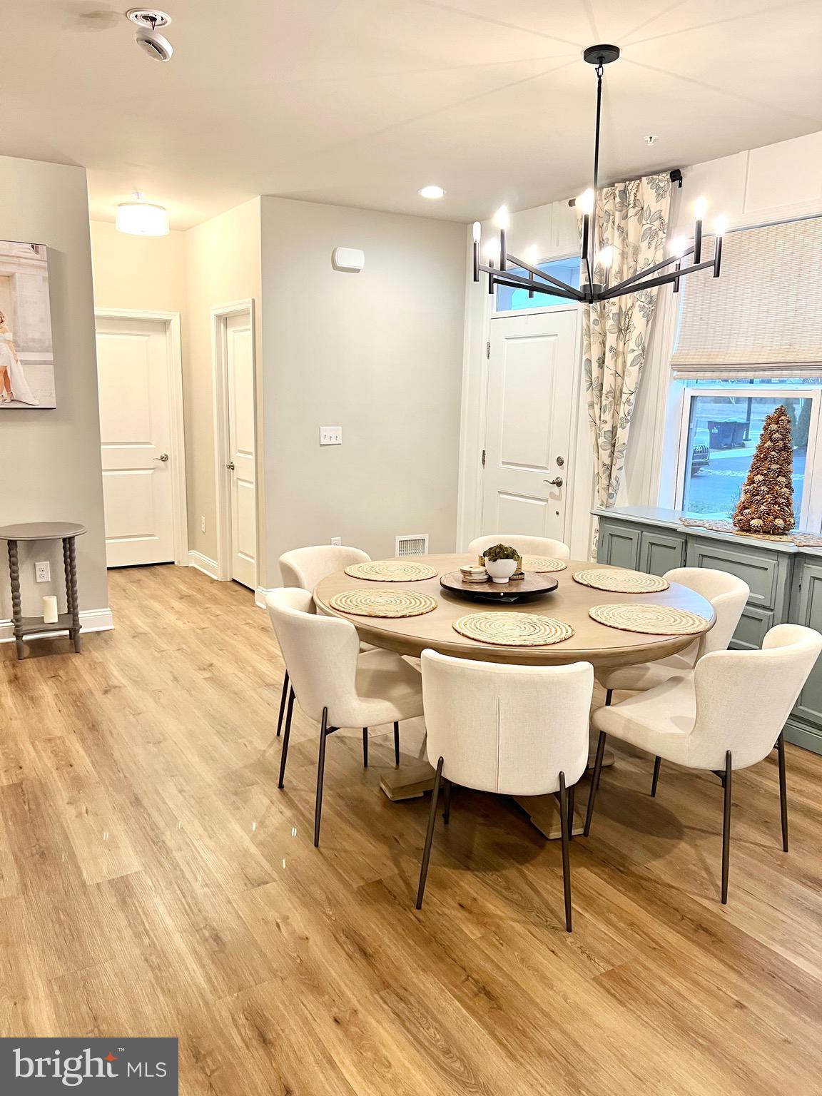 HIGHPOINTE AT SALFORD - Residential