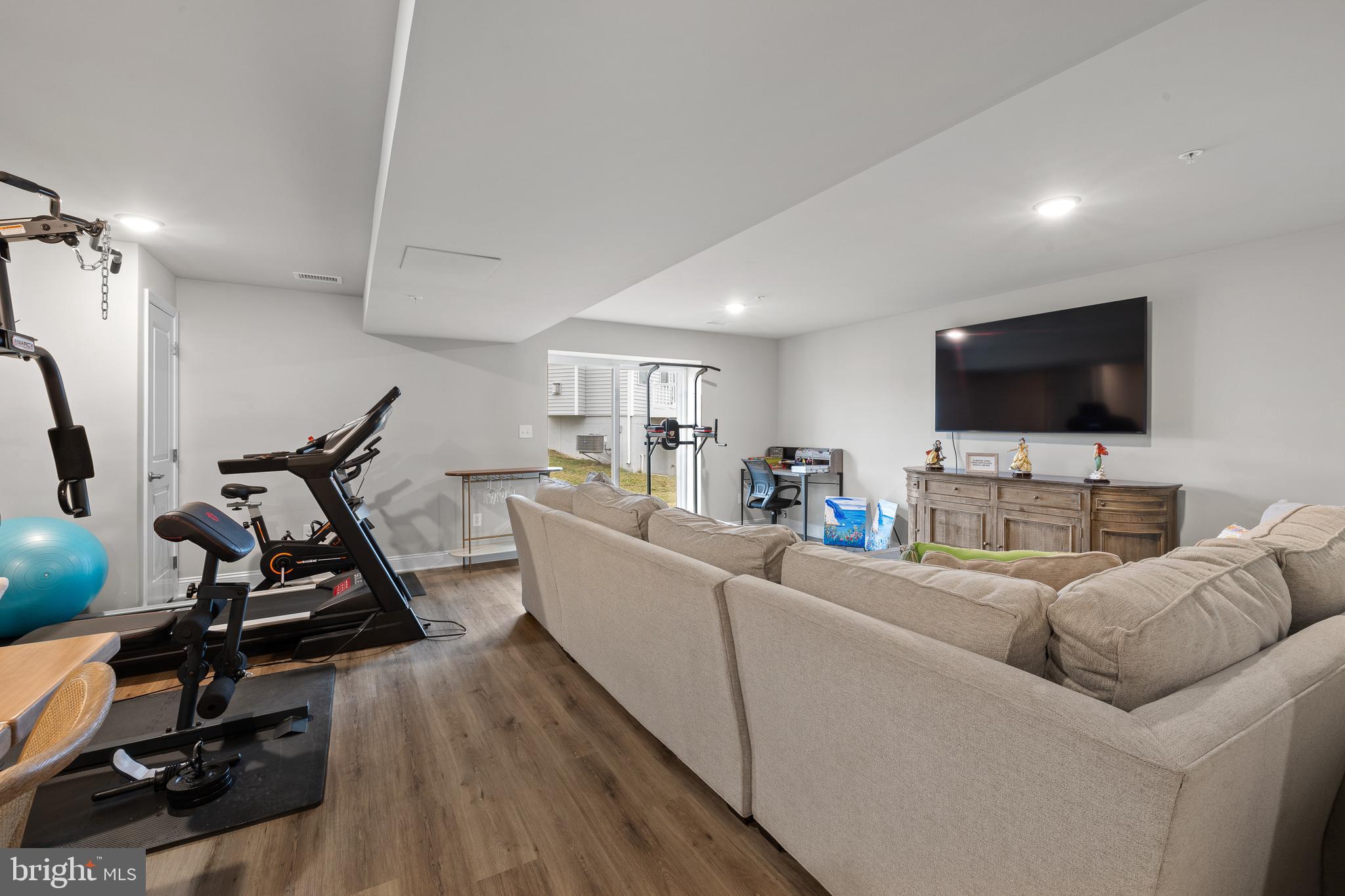 HIGHPOINTE AT SALFORD - Residential