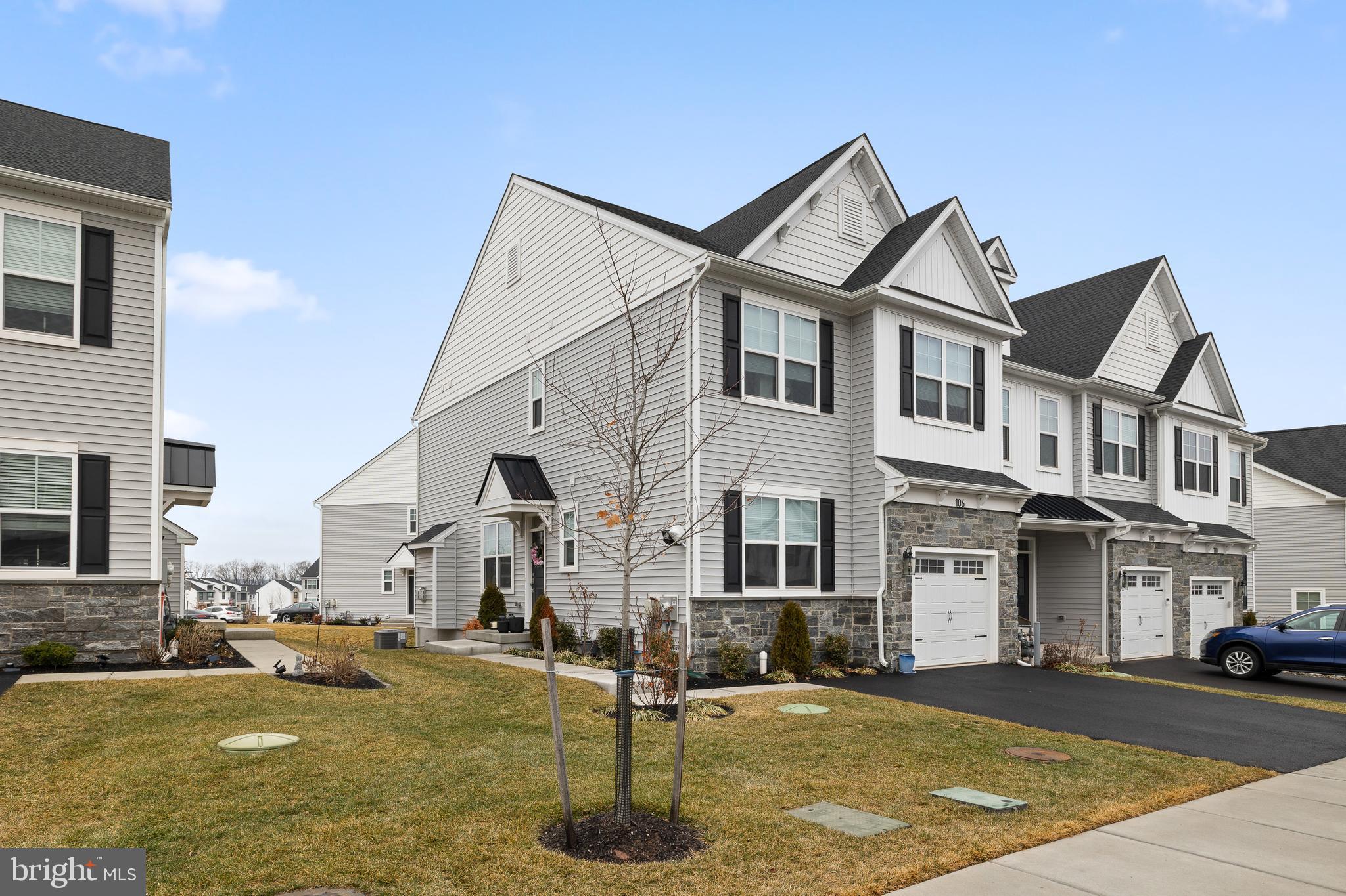 HIGHPOINTE AT SALFORD - Residential