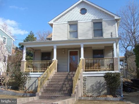 Photo of 2029 N Taylor Street, ARLINGTON, VA 22207 (MLS # VAAR2073842)