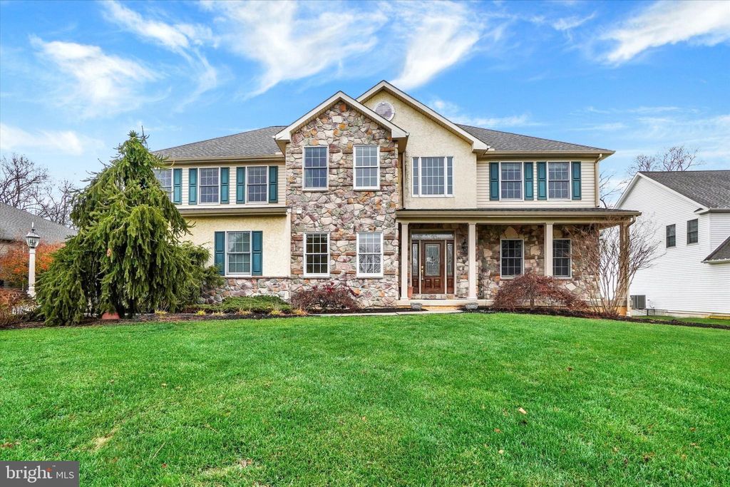Photo of 1415 Winterberry Drive, YORK, PA 17406 (MLS # PAYK2092726)