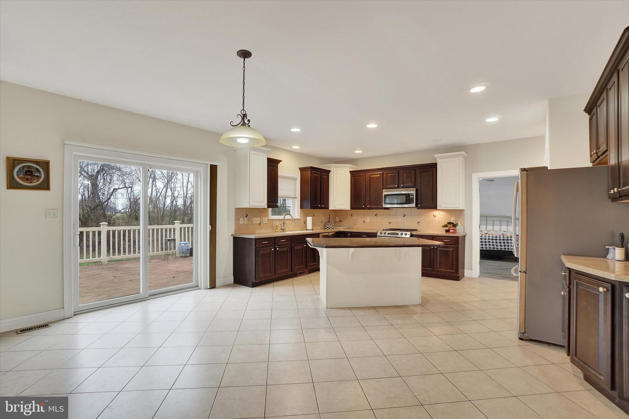 PLEASANTREES - Residential