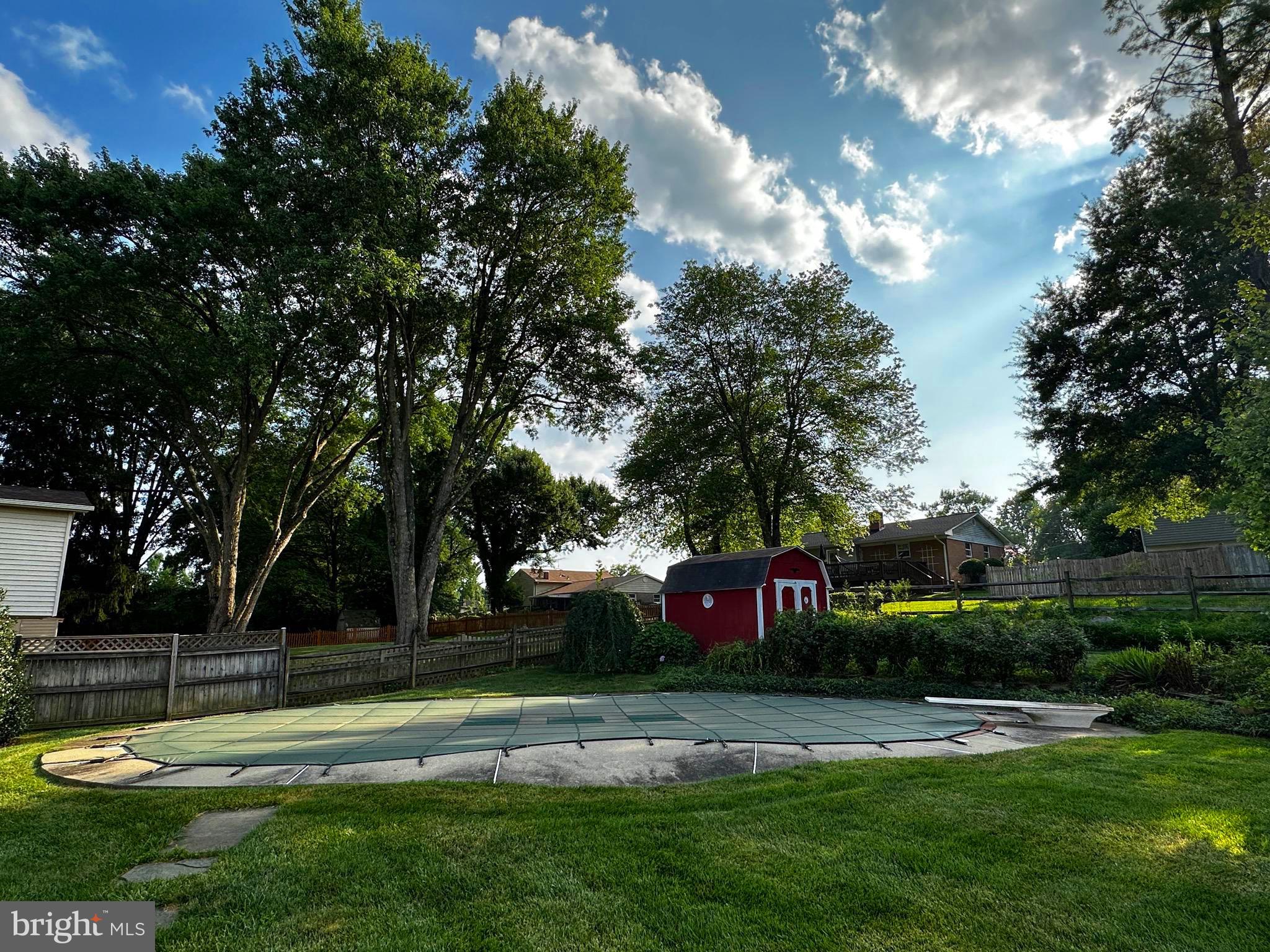 STONEGATE - Residential