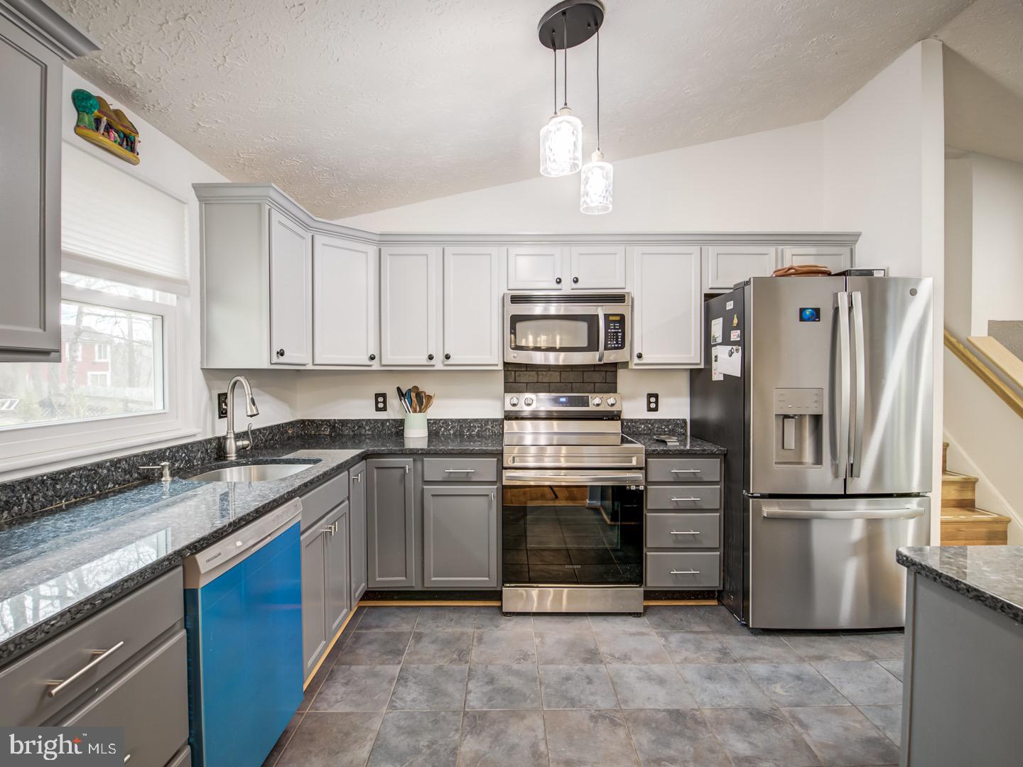 MARIETTA WOODS - Residential