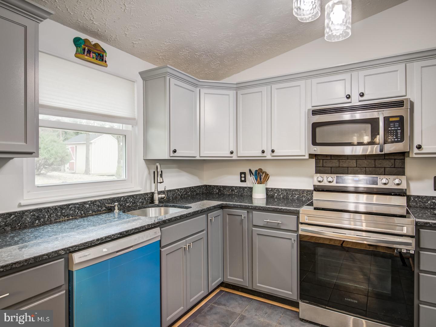 MARIETTA WOODS - Residential