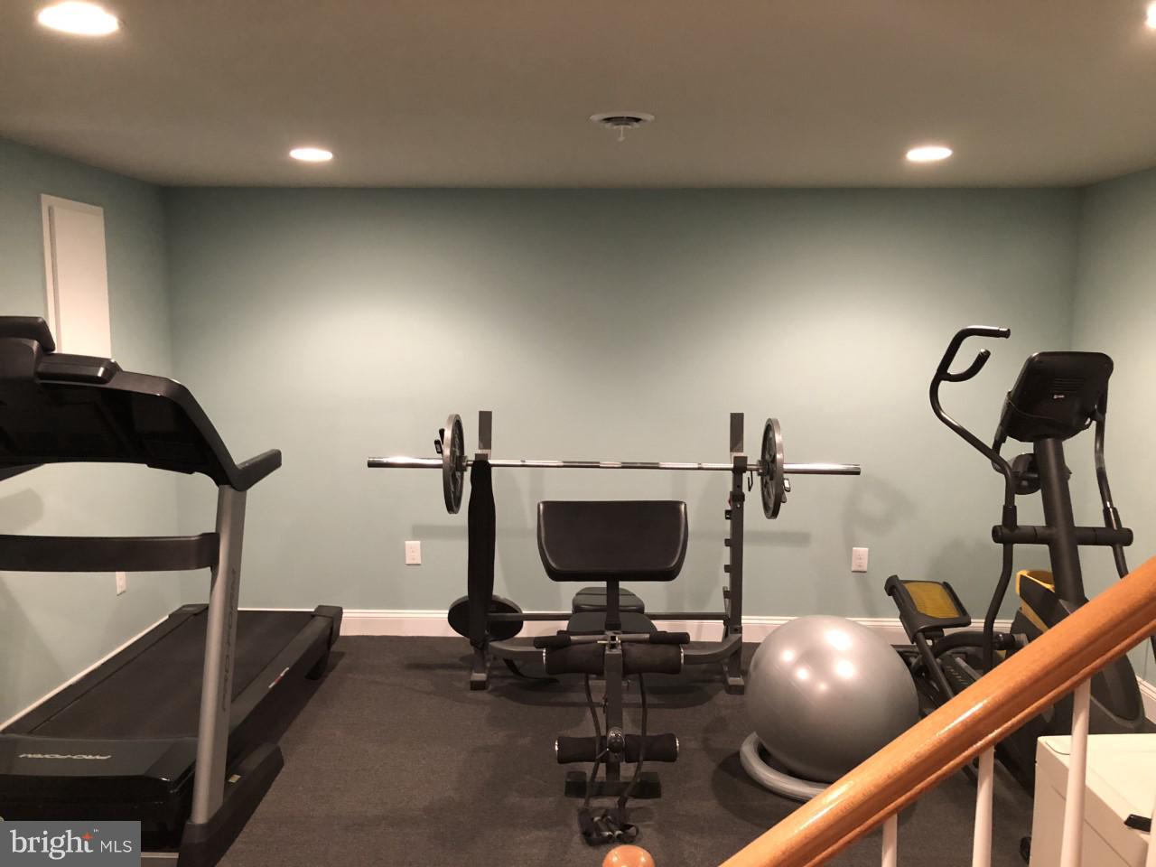 TILTON VALLEY ESTATES - Residential Lease