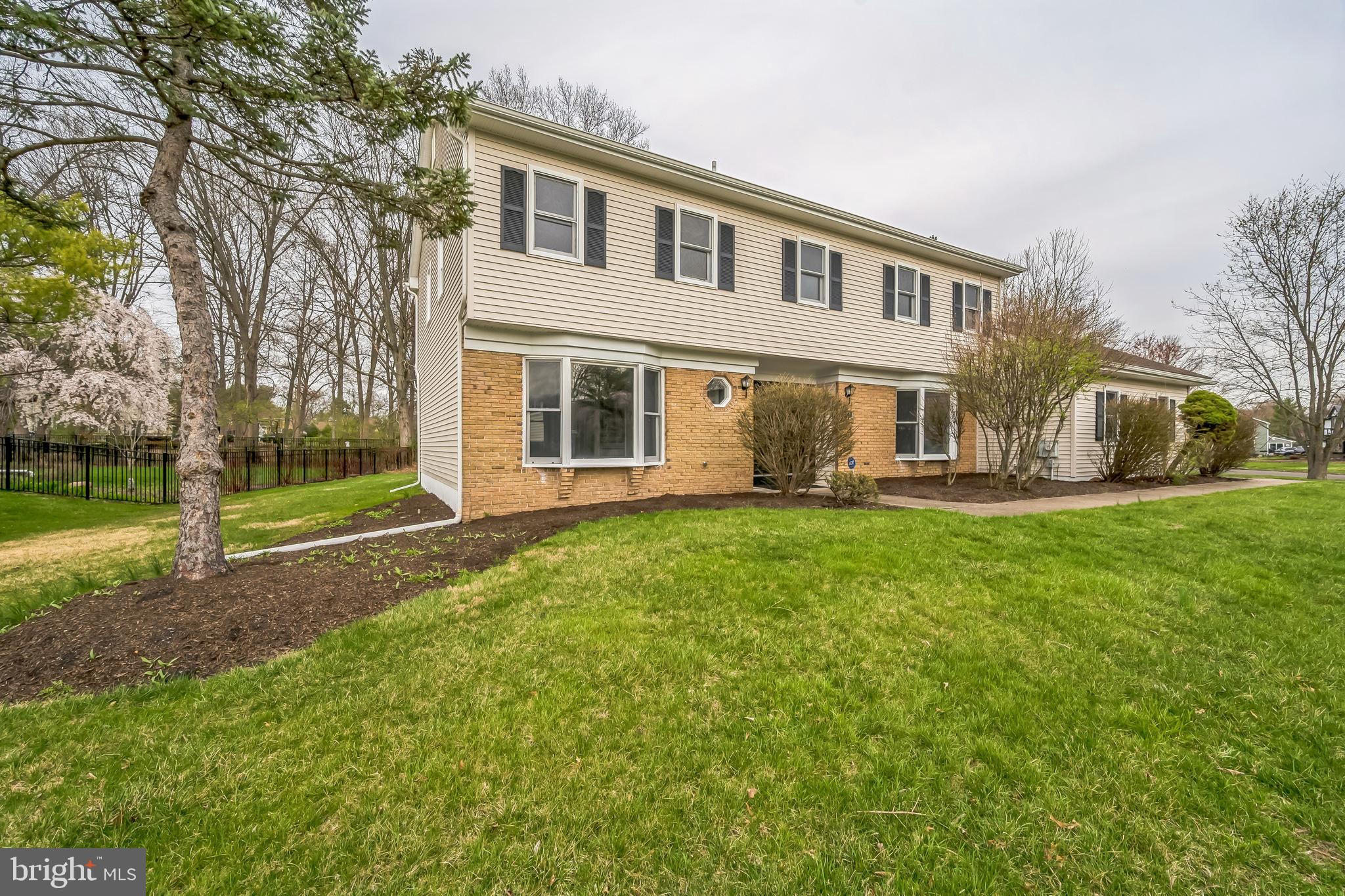 372 SHERWOOD DRIVE