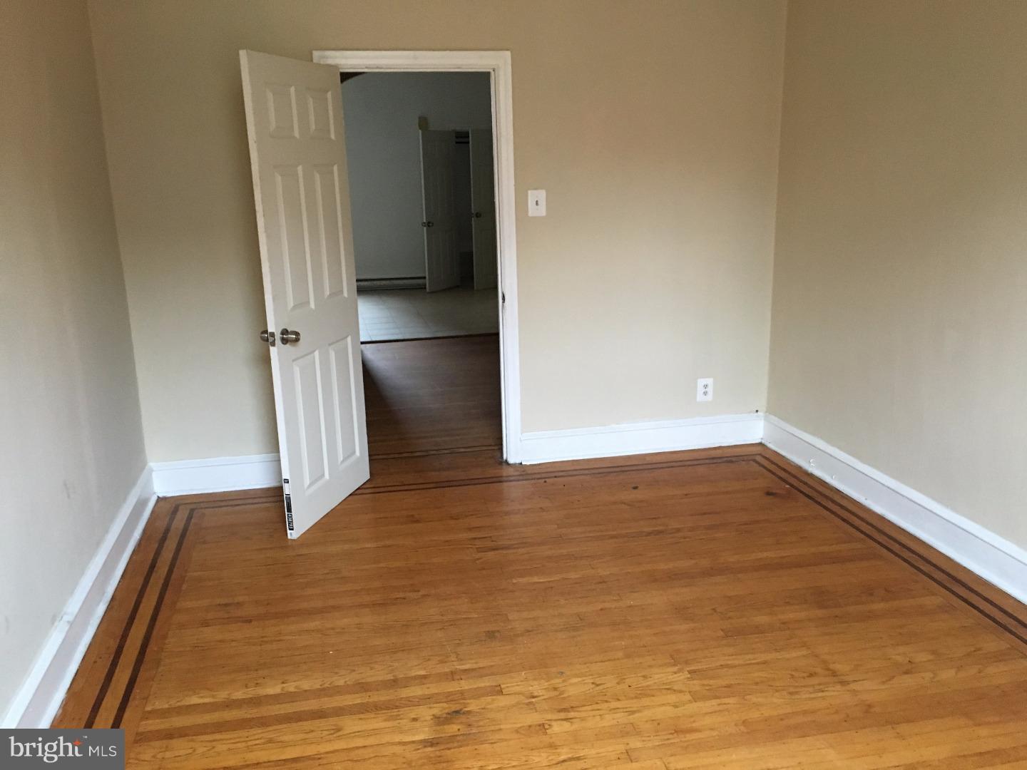 QUEEN VILLAGE - Residential Income