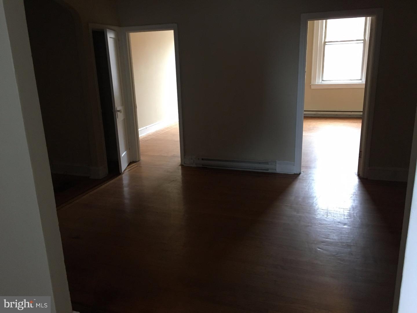 QUEEN VILLAGE - Residential Income